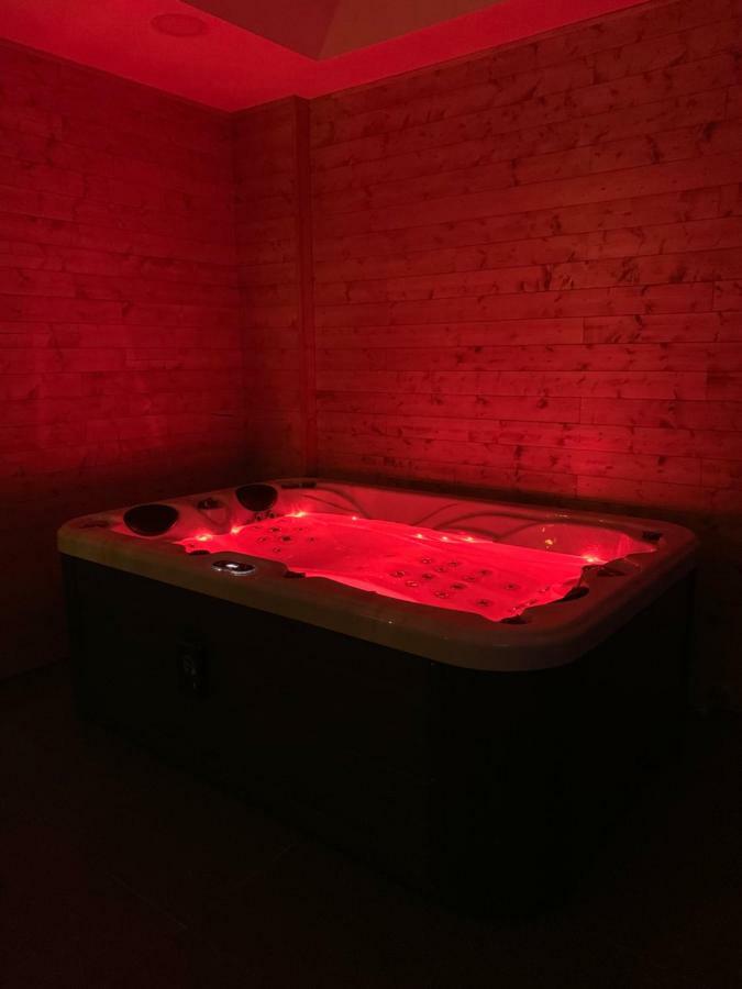 Diane Luxury 1 Love hotel Roubaix